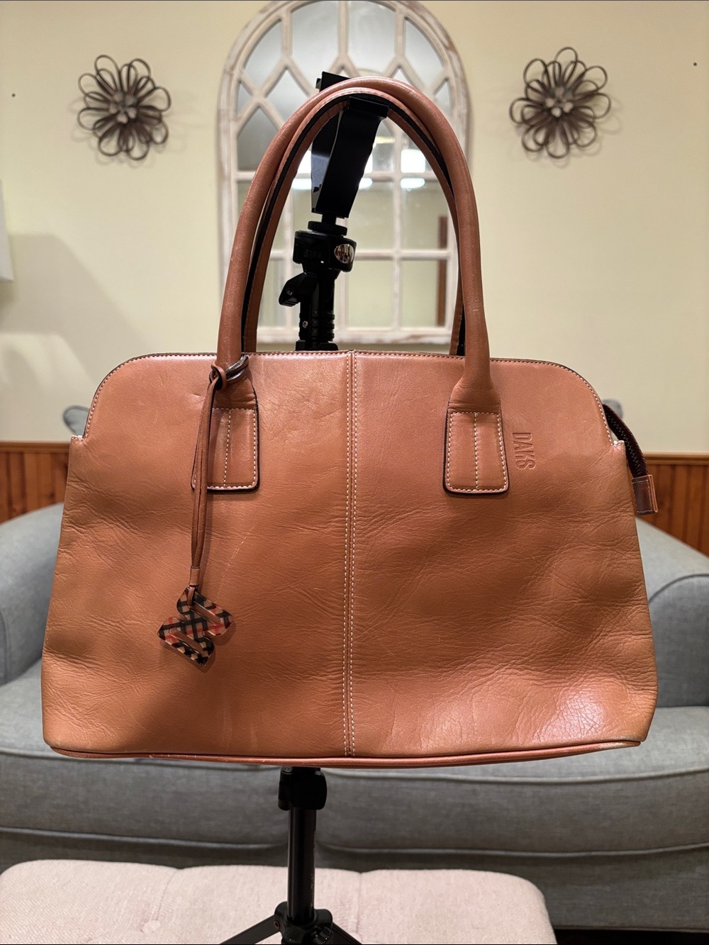 DAKS Tan Leather Tote Bag - Classic Women's Handbag